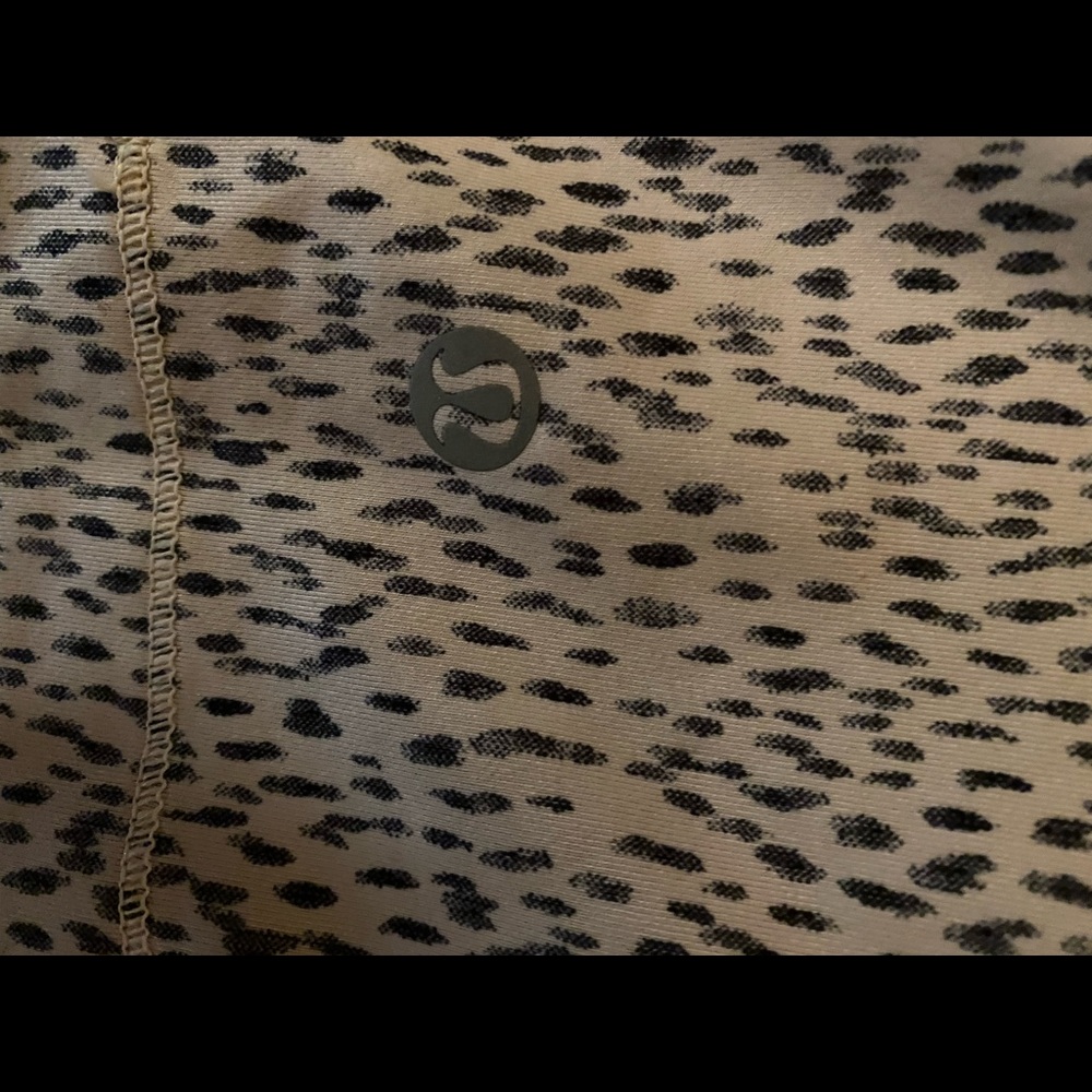 Lululemon top size 4 - Picture 2 of 4